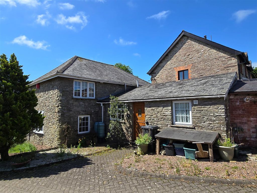 3 bed detached house for sale in Brayford, Barnstaple EX32, £325,000