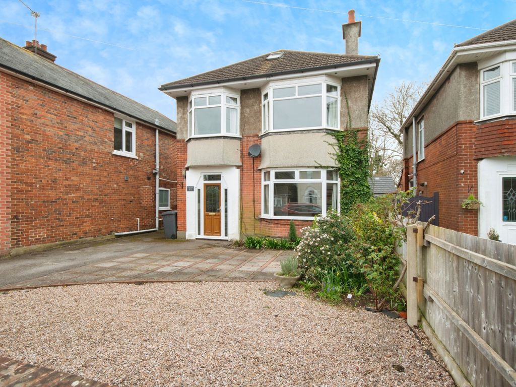4 bed detached house for sale in Redhill Drive, Bournemouth BH10, £