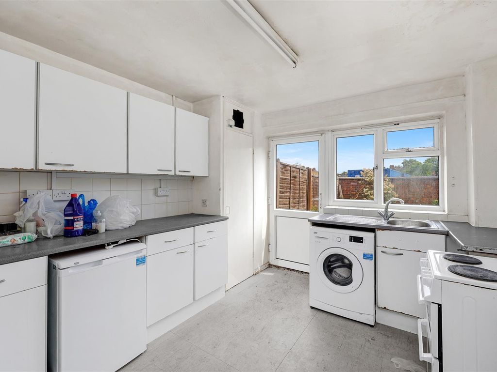 4 bed terraced house for sale in Kent Street, London E13, £465,000 Zoopla