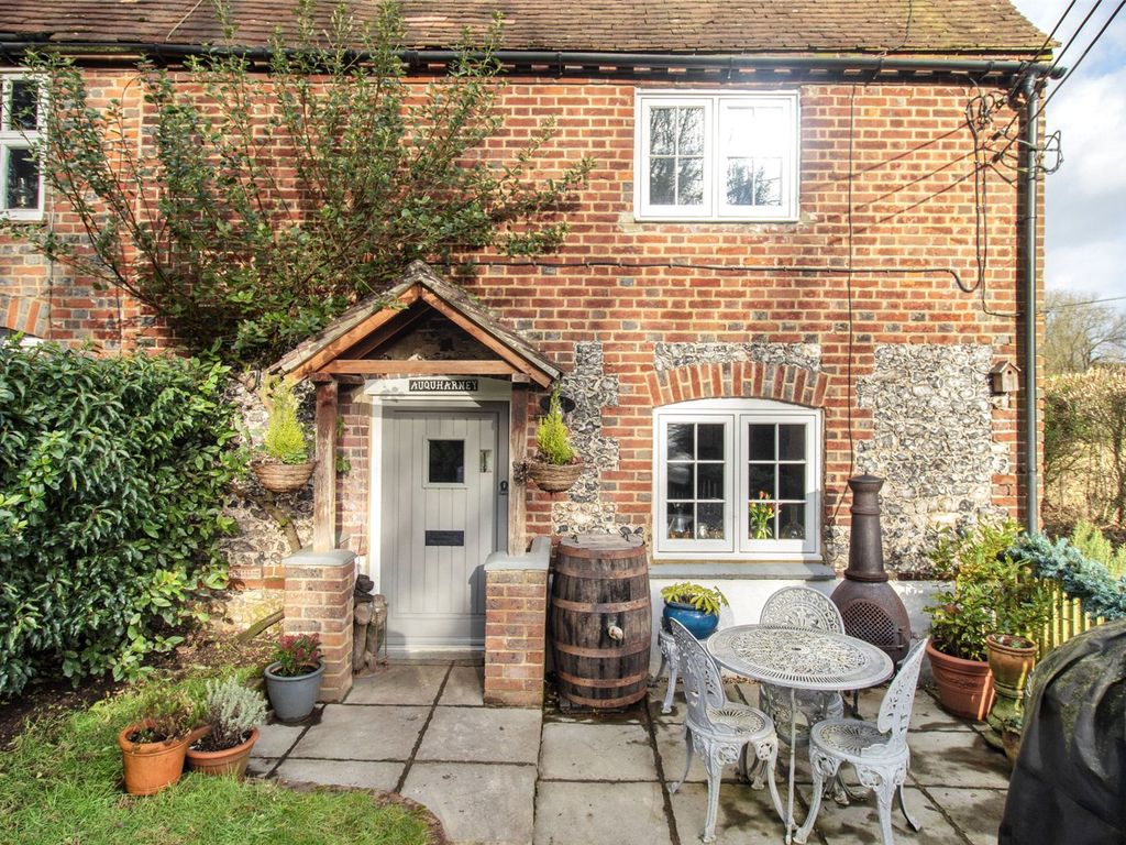 2 bed end terrace house for sale in Plaxdale Green Road, Stansted