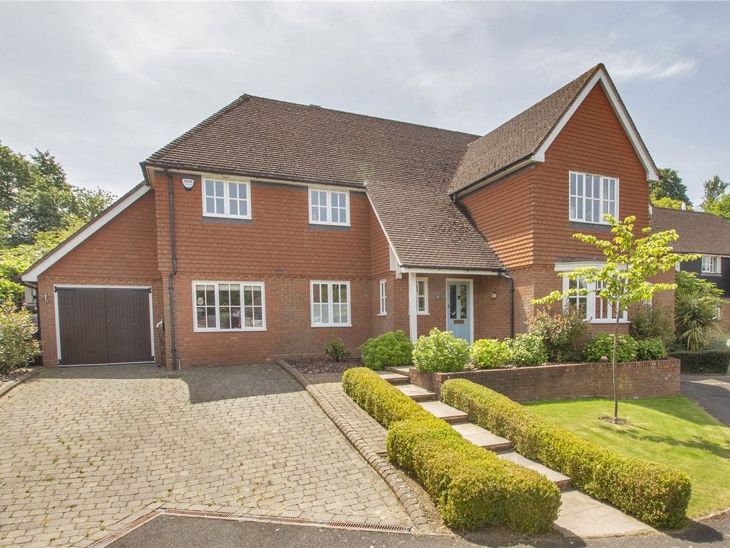 4 bed detached house for sale in Durlings Orchard, Ightham, Sevenoaks