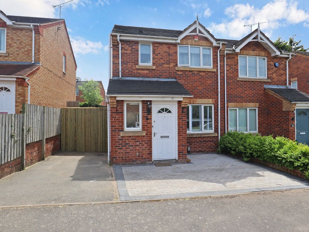 3 bed semidetached house for sale in Rannoch Drive, Nuneaton CV10 Zoopla