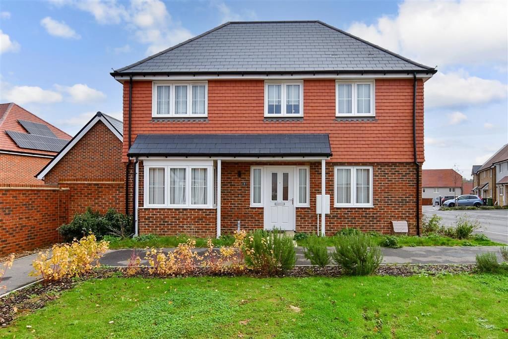 3 bed detached house for sale in Foxglove Lane, Coxheath, Maidstone
