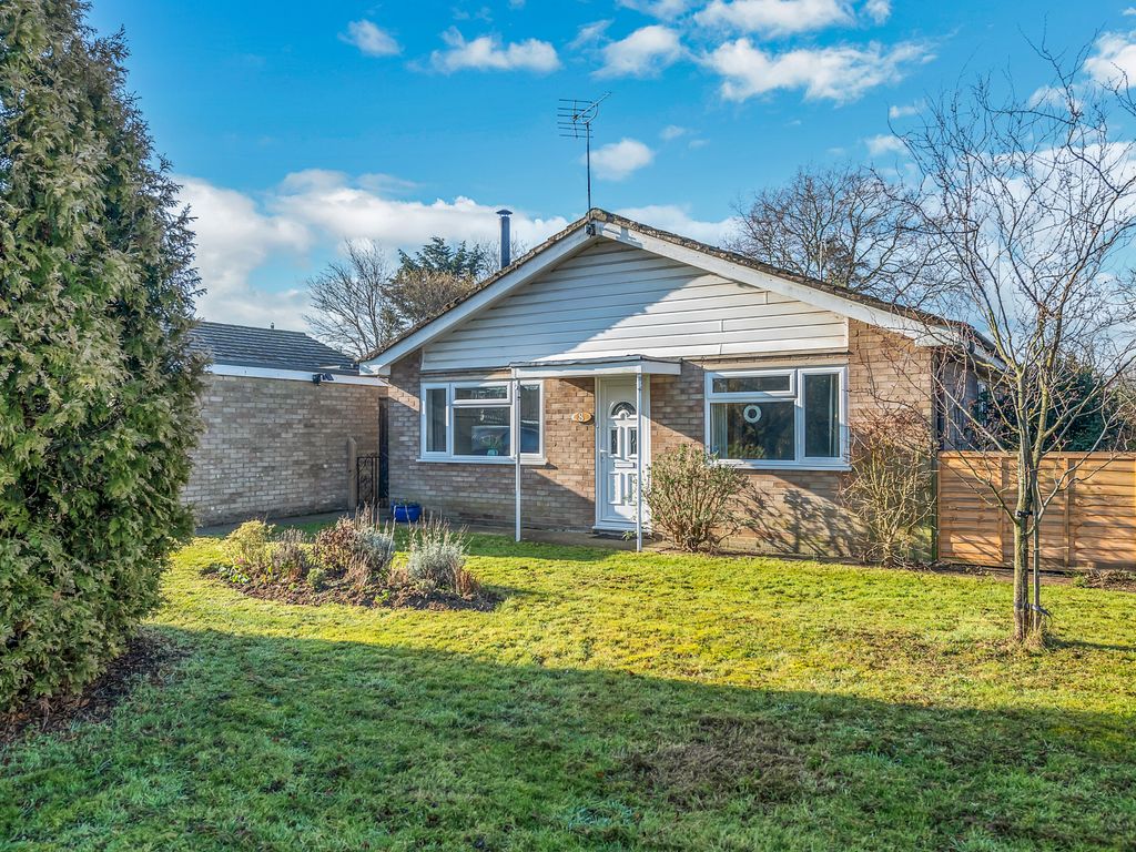 3 bed detached bungalow for sale in Mill Close, Woolpit, Bury St