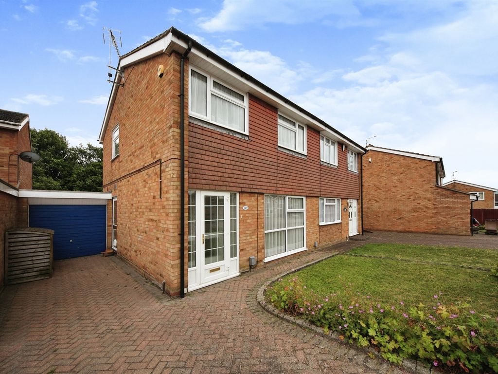 3 bed semidetached house for sale in Redgrave Gardens, Luton LU3 Zoopla