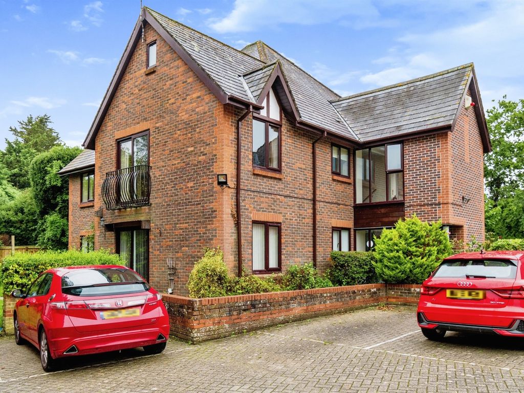 2 bed property for sale in Old Parsonage Court, Otterbourne, Winchester