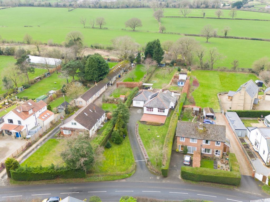 4 bed detached bungalow for sale in Hollins Lane, Hampsthwaite