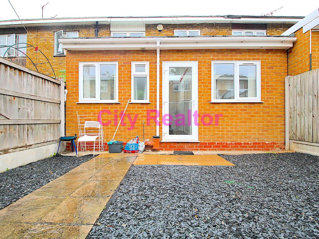 6 bed property to rent in Carbis Road, London E14 Zoopla