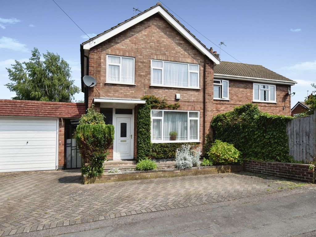 3 bed semidetached house for sale in Westgate Avenue, Birstall