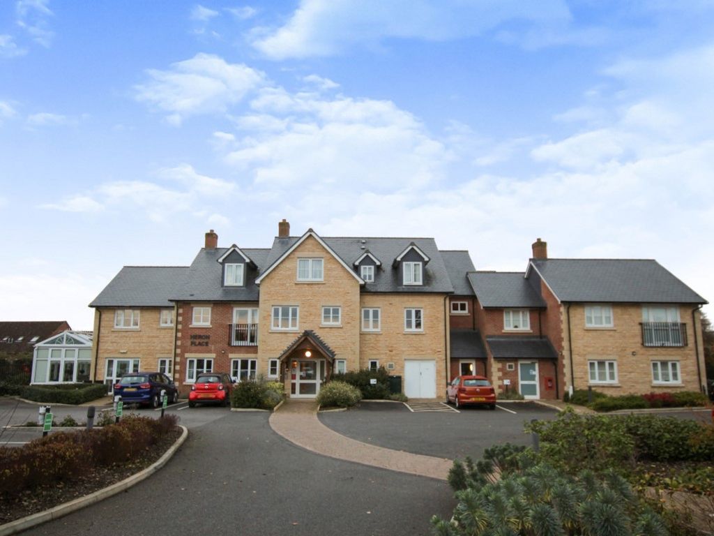 1 bed flat for sale in Nurseries Road, Kidlington OX5, £325,000 Zoopla