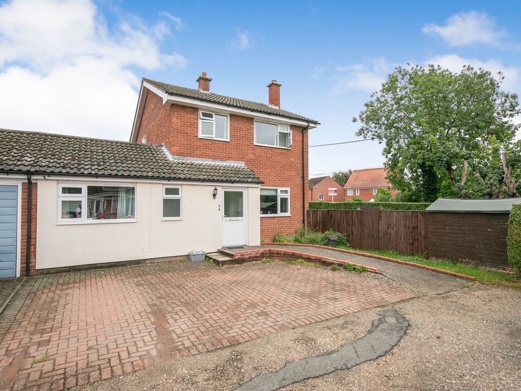 4 bed linkdetached house for sale in Croft Lea, Little Waldingfield
