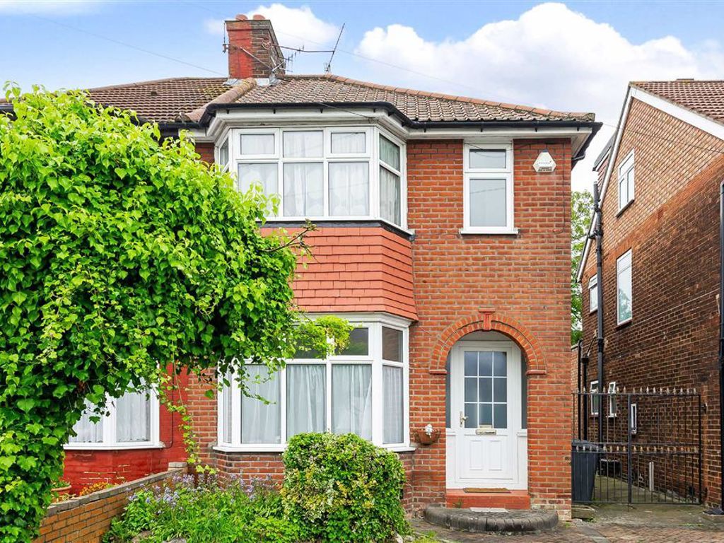 3 bed property for sale in Quantock Gardens, London NW2, £670,000 Zoopla