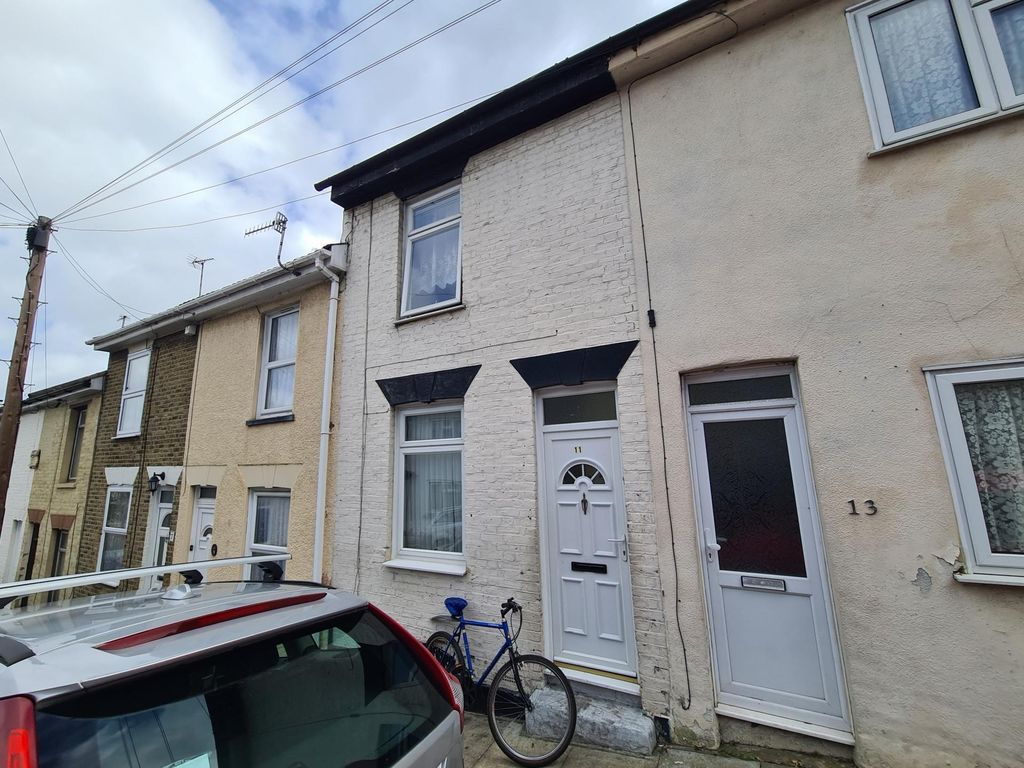 2 bed terraced house for sale in Edward Street, Chatham ME4, £200,000