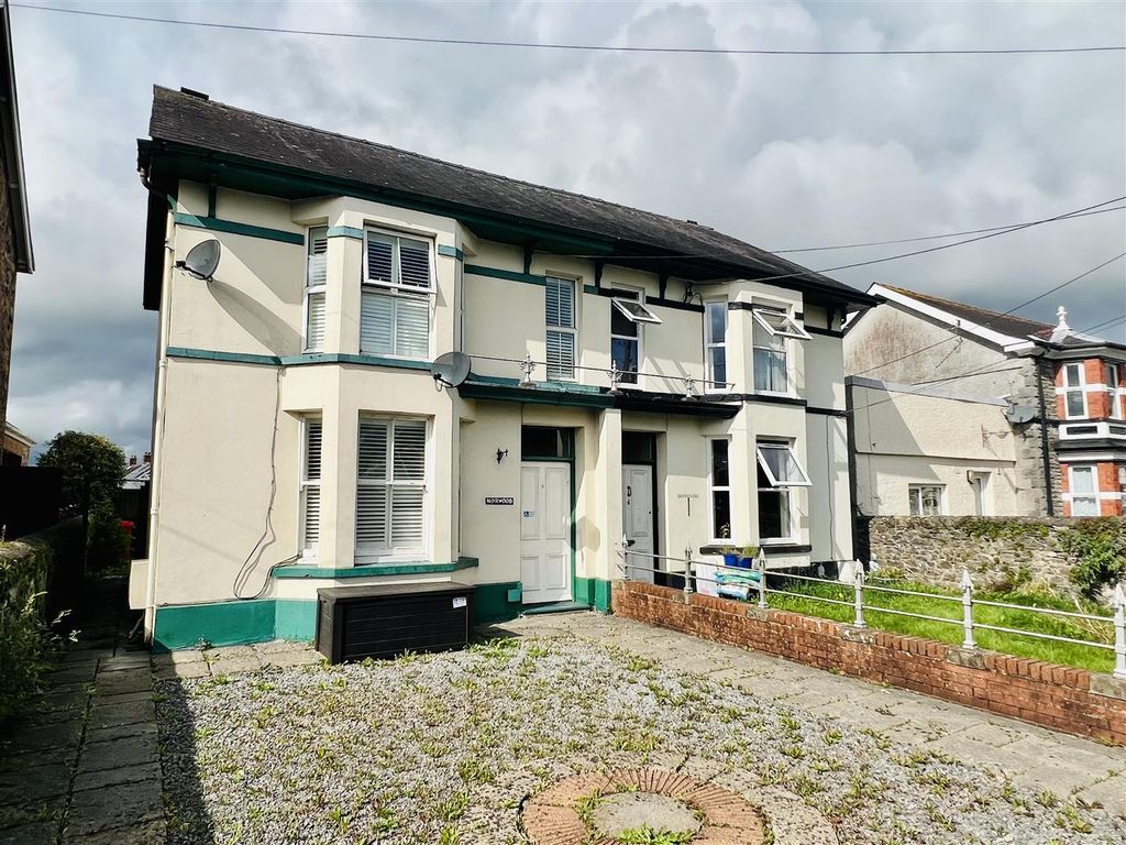 3 bed semidetached house for sale in Heol Cennen, Ffairfach, Llandeilo