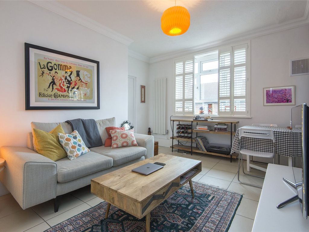 2 bed flat to rent in Templemead House, Homerton Road, Homerton, London