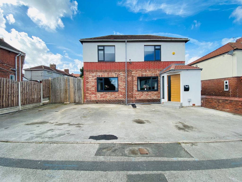 4 bed detached house for sale in Becknoll Road, Brampton, Barnsley S73 Zoopla