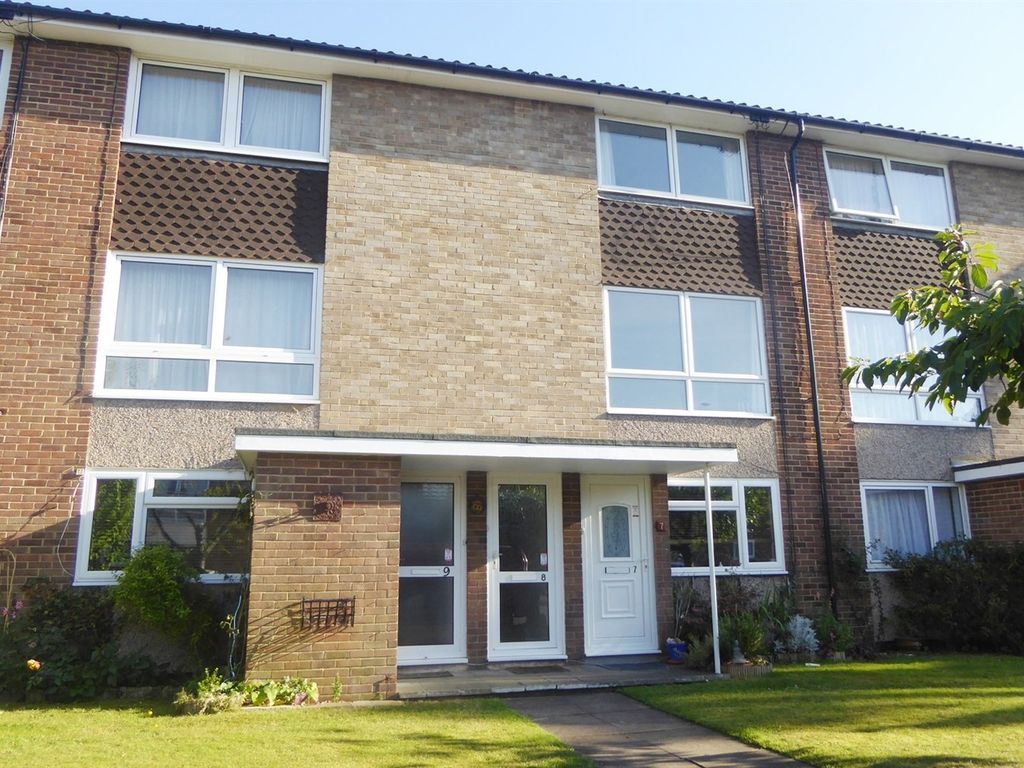 2 bed flat to rent in Inglewood Court, Reading RG30, £1,250 pcm Zoopla