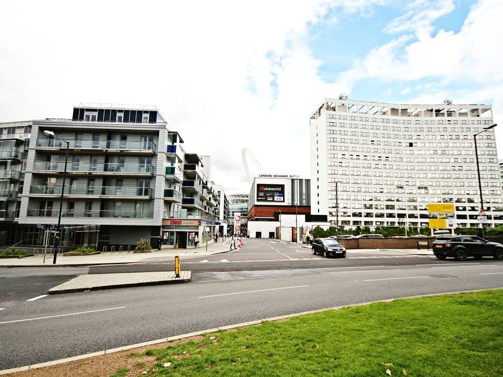 1 bed flat to rent in Wembley Hill Road, 8Bu HA9, £1,370 pcm Zoopla