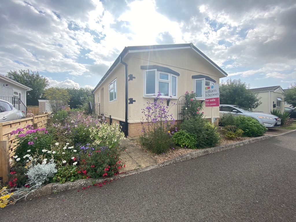 2 bed mobile/park home for sale in Allington Gardens, Allington