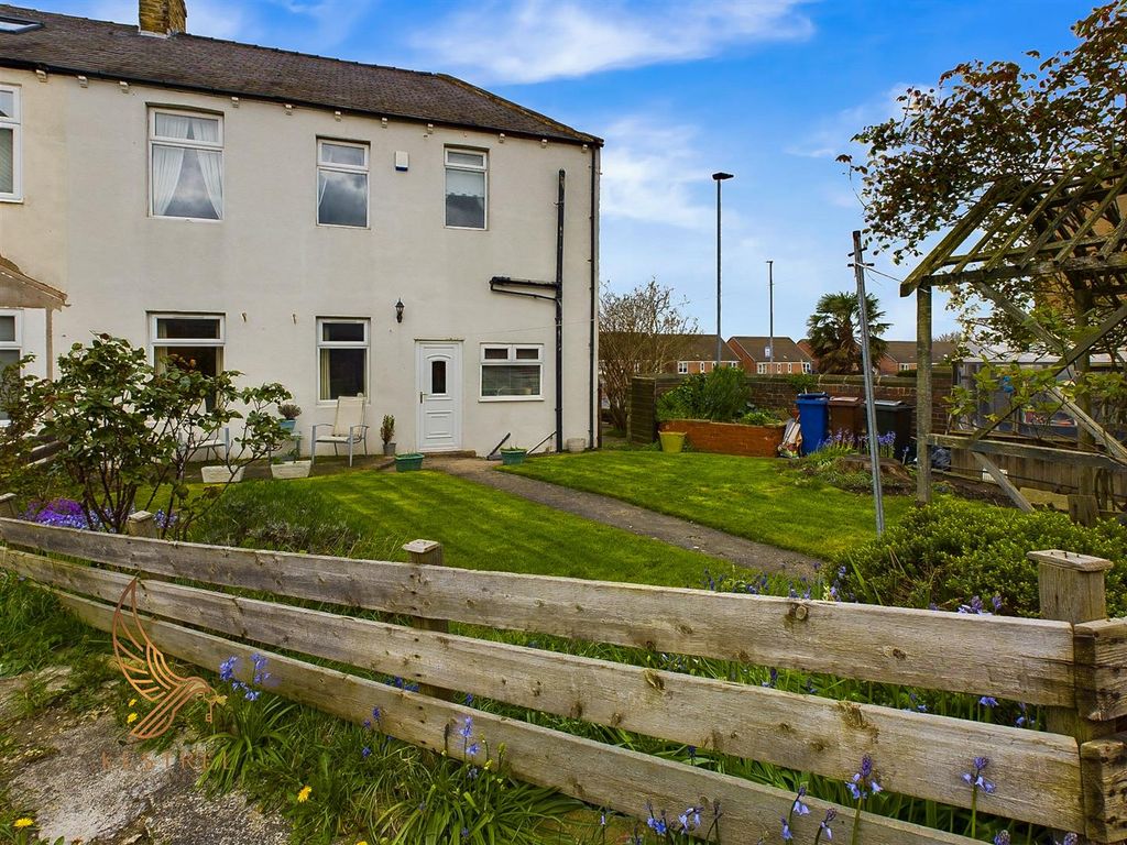 4 bed end terrace house for sale in Barnsley Road, Wombwell, Barnsley S73, £125,000 Zoopla