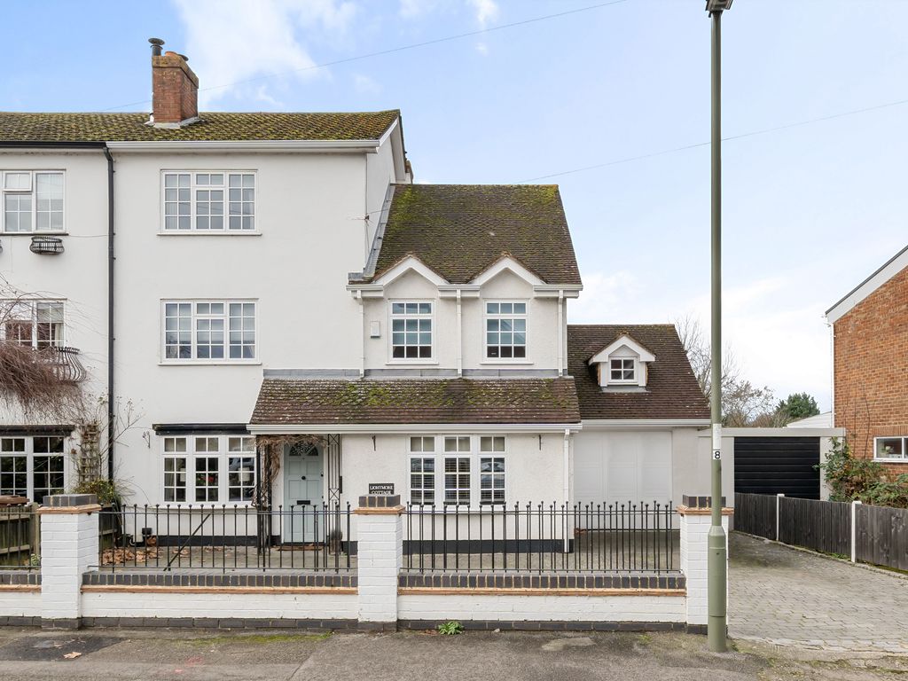 5 bed semidetached house for sale in Manygate Lane, Shepperton TW17, £