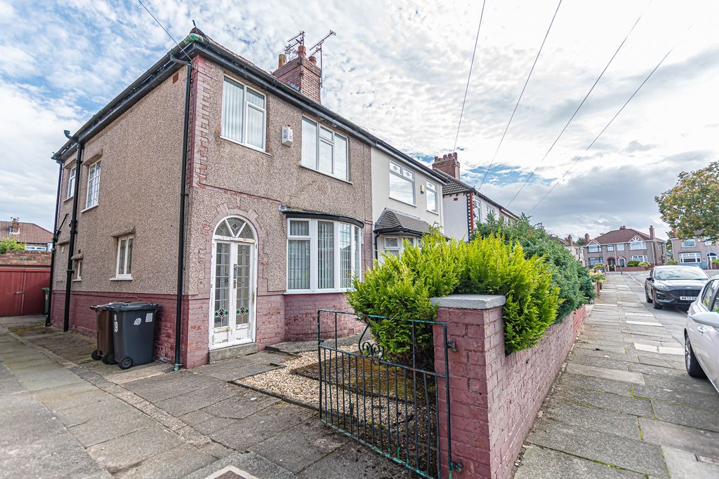 3 bed semidetached house for sale in Derwent Drive, Litherland