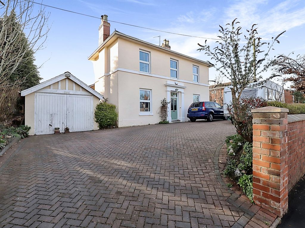 4 bed detached house for sale in Chester Road North, Kidderminster DY10