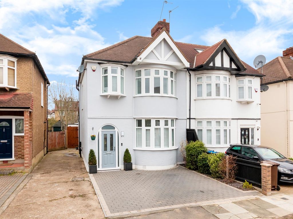 3 bed semidetached house for sale in Monkleigh Road, Morden SM4 Zoopla