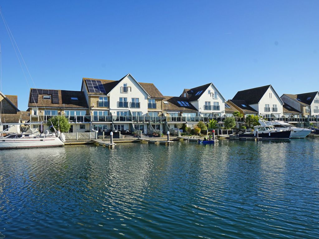 3 bed town house for sale in Bryher Island, Port Solent, Portsmouth PO6