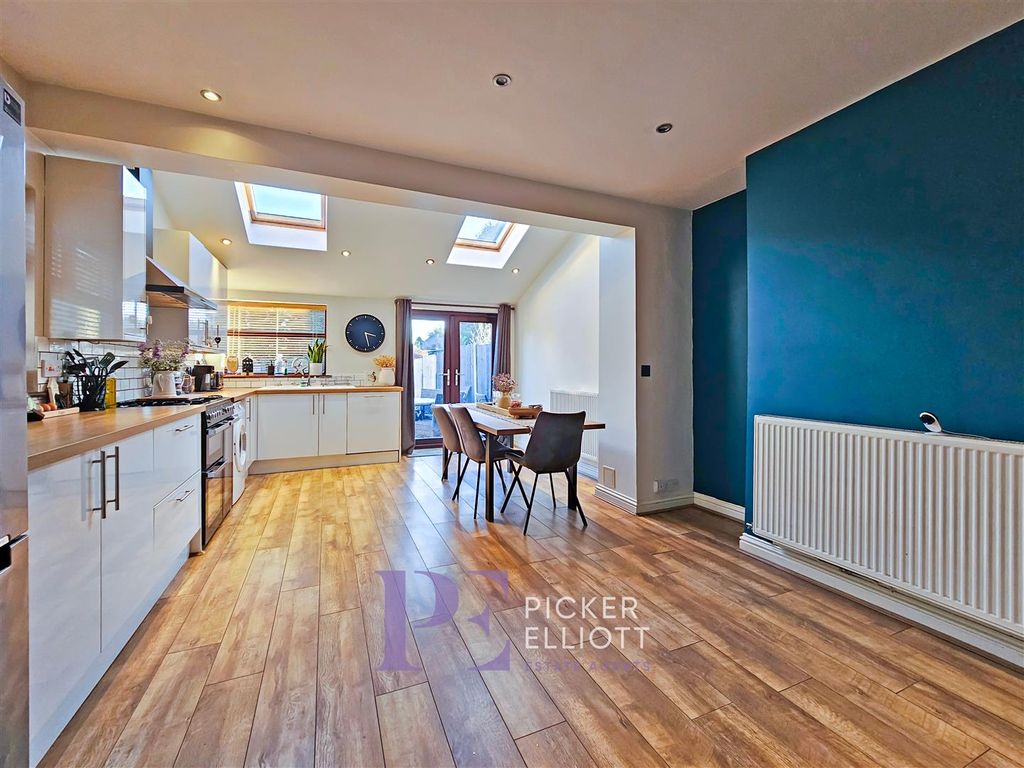 2 bed semidetached house for sale in Newstead Avenue, Burbage