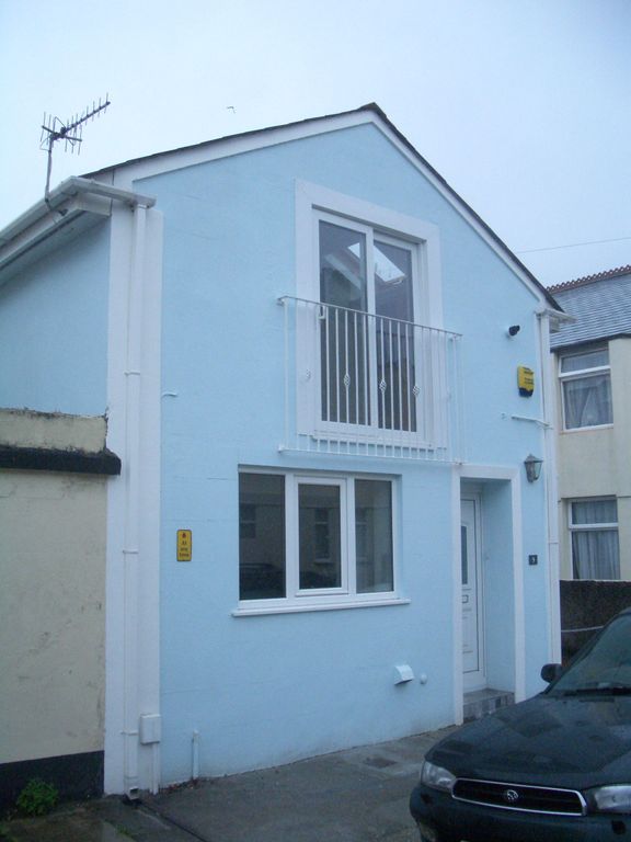 2 bed property to rent in The Coach House, Watson Place, Plymouth PL4, £750 pcm Zoopla