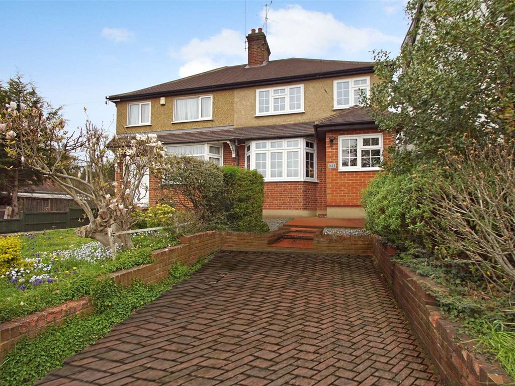 3 bed semidetached house for sale in Belswains Lane, Apsley, Hemel