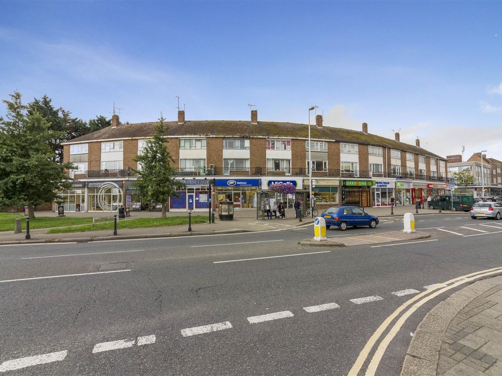 3 bed flat for sale in Wallace Parade, Goring Road, GoringBySea