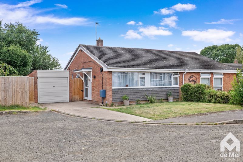 2 bed bungalow for sale in Gilder Road, Cleeve, Cheltenham GL52