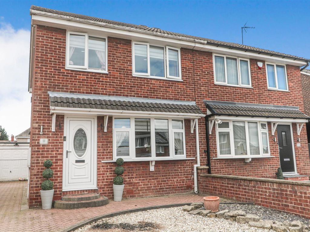 3 bed semidetached house for sale in Oakwell Close, Maltby, Rotherham