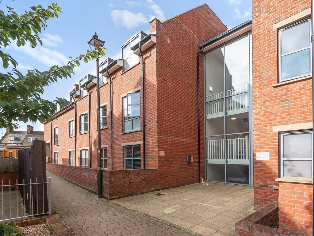 2 bed flat for sale in Coopers Yard, Hitchin SG5 Zoopla