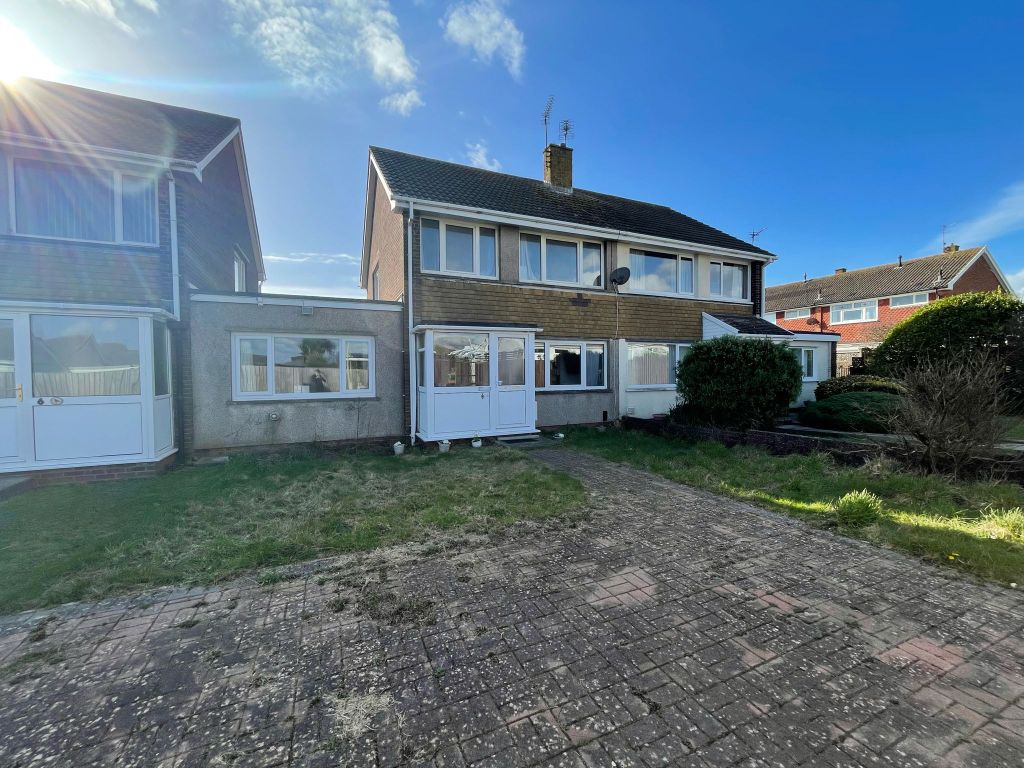 4 bed semidetached house for sale in Dunlin Close, Rest Bay, Porthcawl