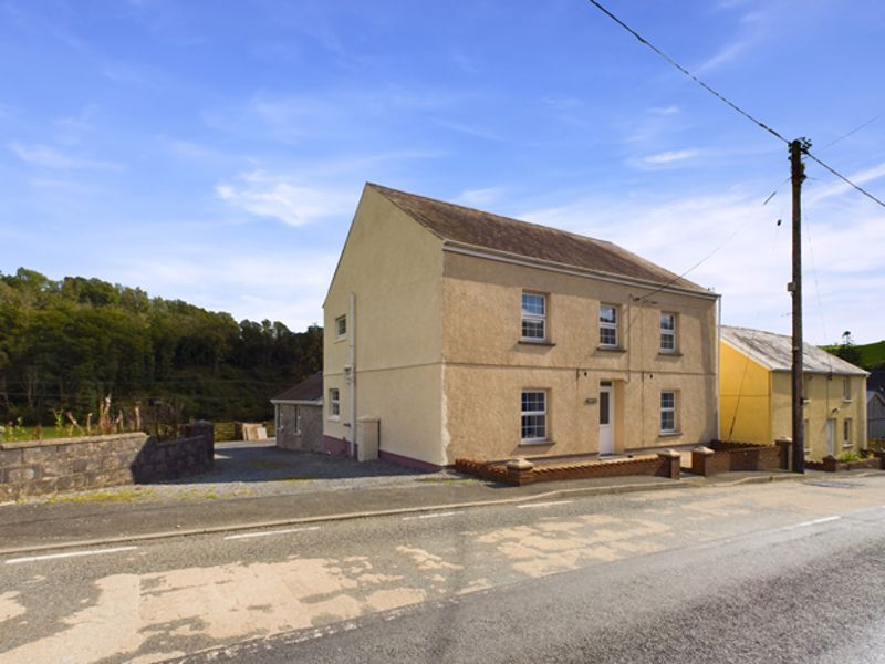 3 bed detached house for sale in Cynwyl Elfed, Carmarthen SA33, £
