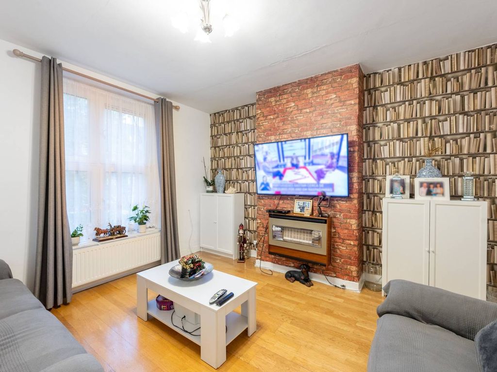 Union Grove, Stockwell, London SW8