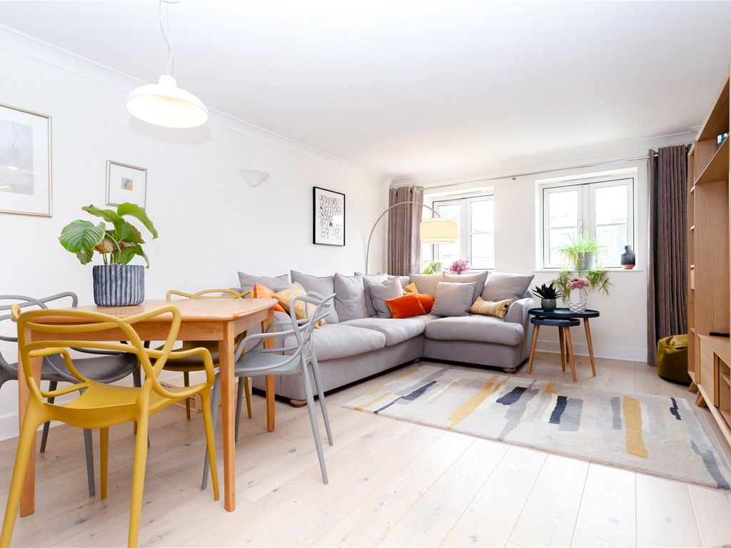 1 bed flat to rent in Hepworth Court, Anderson Square, Angel, London N1