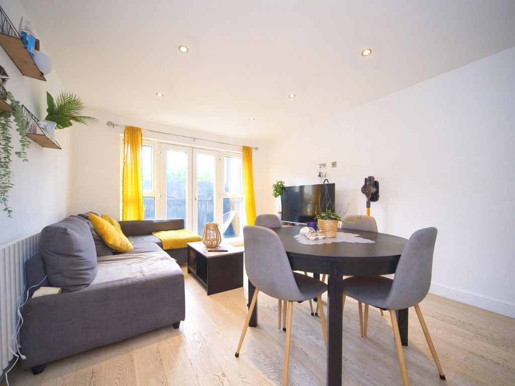 Heaton Court, 14 Denham Road, London N20