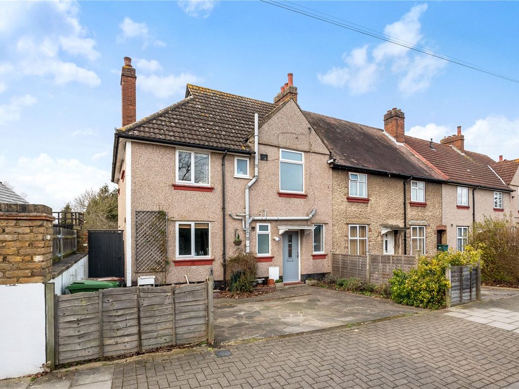 3 bed end terrace house for sale in Magpie Hall Lane, Bromley, Kent BR2
