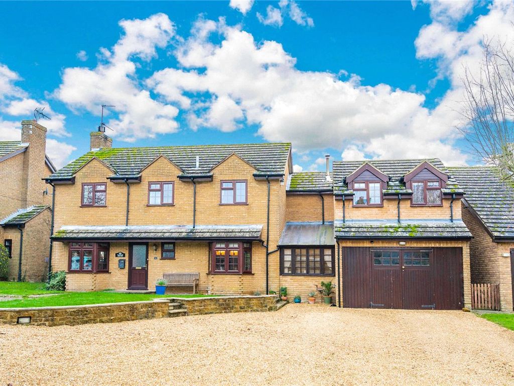 5 bed detached house for sale in Bartholomew Gardens, Blakesley