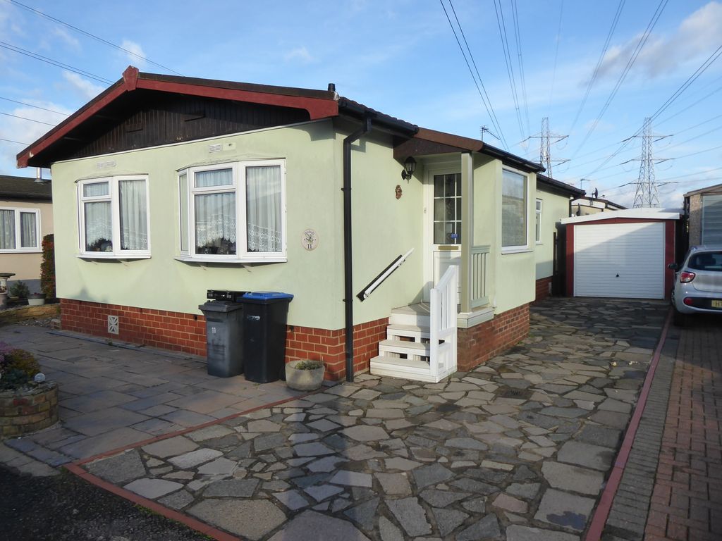 Riverside Park, Wey Meadows, Weybridge, Surrey KT13  