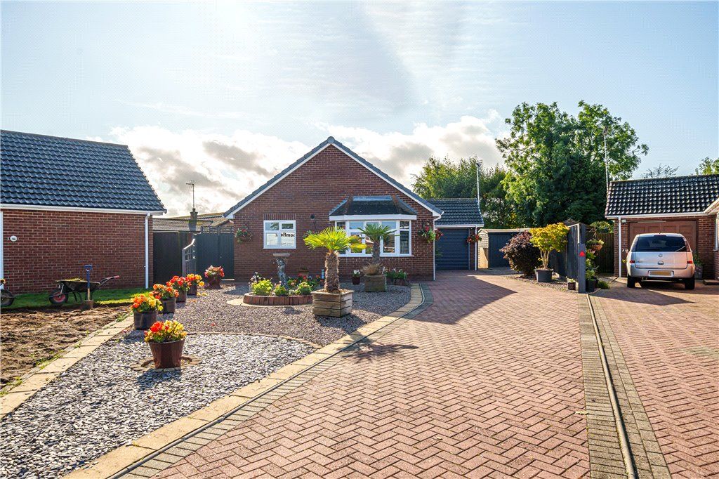 3 bed bungalow for sale in Coles Close, Holbeach, Spalding PE12, £