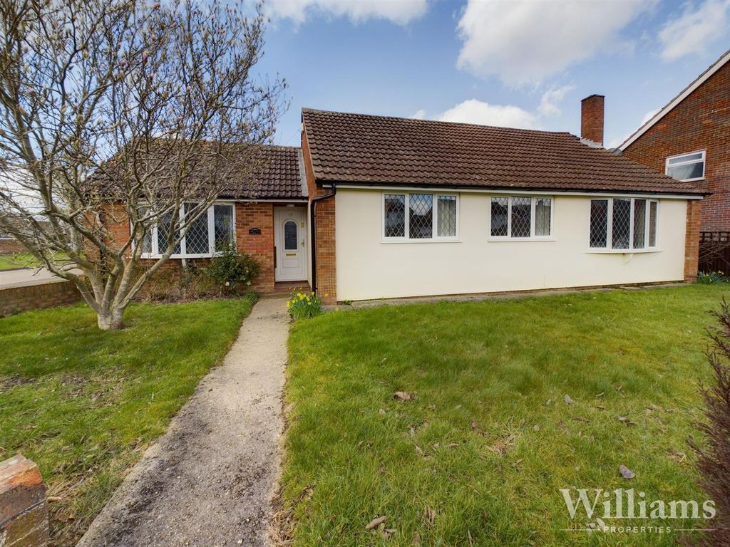 4 bed detached bungalow to rent in Bedgrove, Aylesbury HP21 Zoopla