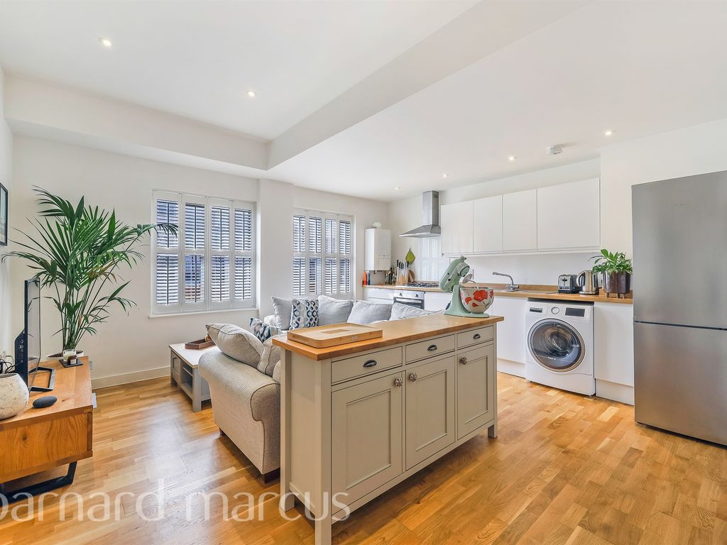 2 bed flat for sale in Whyteleafe Hill, Whyteleafe CR3 Zoopla