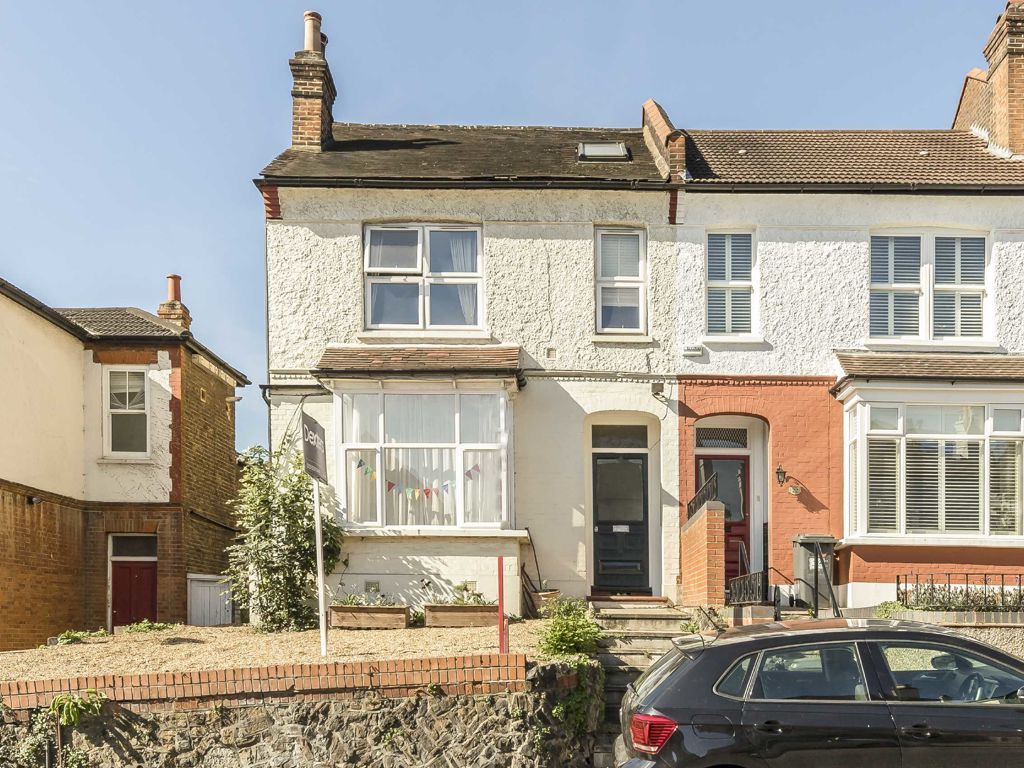 3 bed flat to rent in Perry Rise, London SE23, £2,250 pcm Zoopla