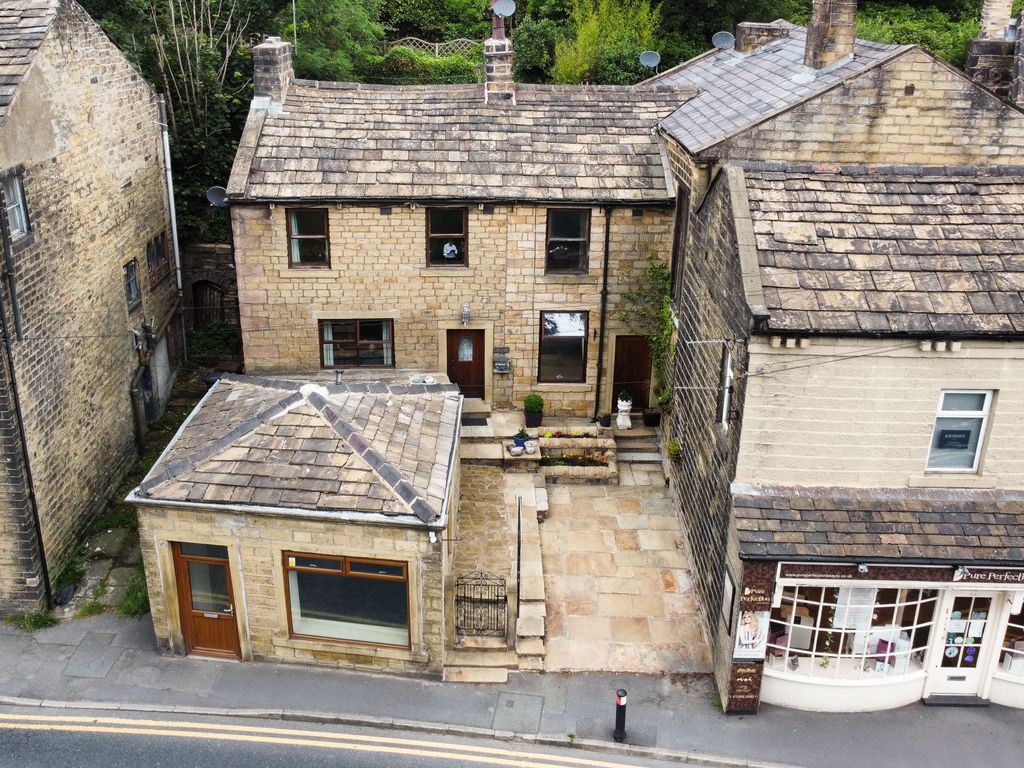 4 bed semidetached house for sale in Gisburn Road, Nelson, Lancashire