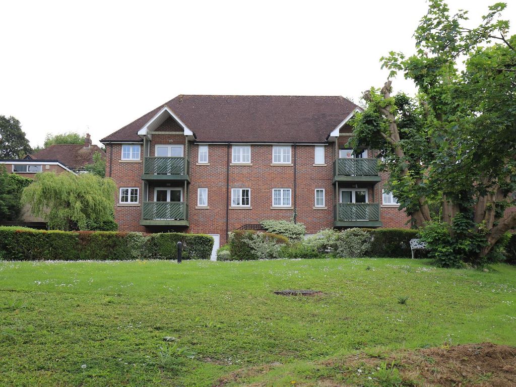 2 bed flat for sale in The Moorings, College Avenue, Maidstone ME15